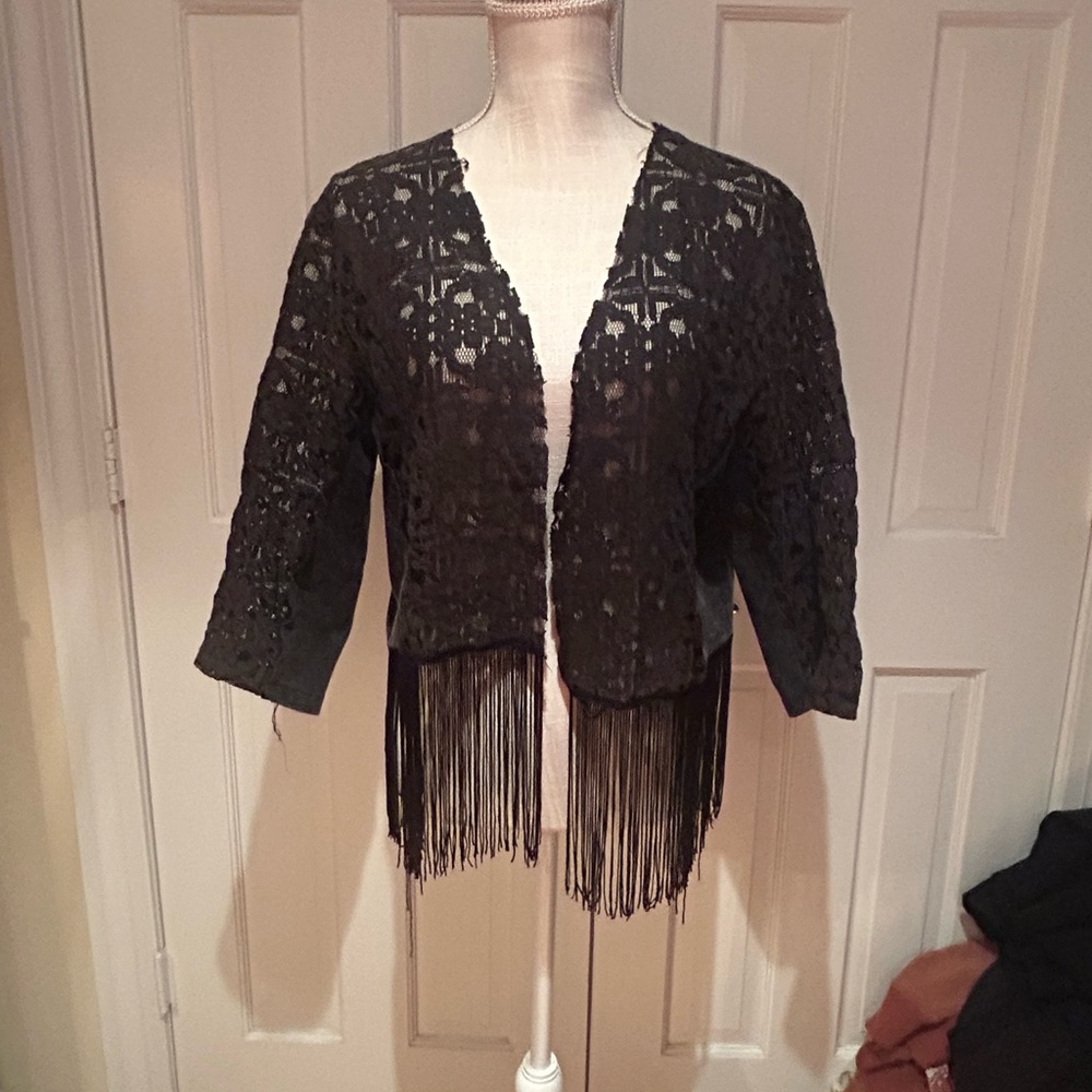 Gimmicks size L kimono / duster top with fringe.   Purchased from Buckle.